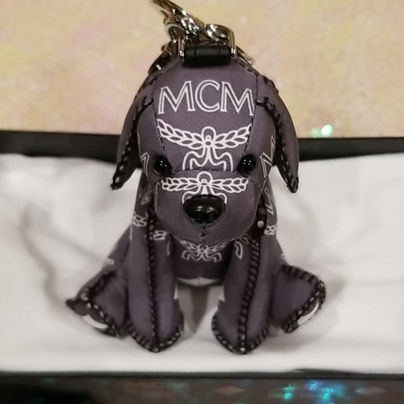 MCM Puppy Dog Keychain - Picture 9 of 11